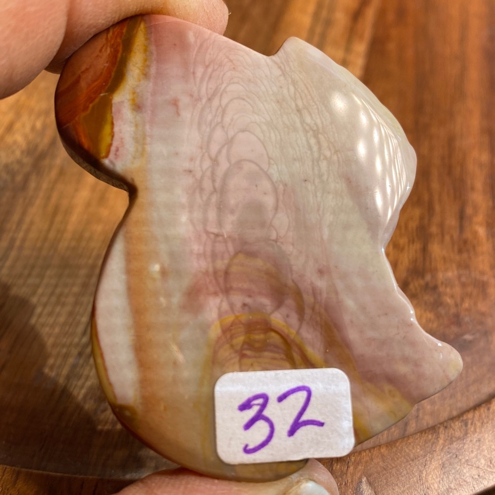 Rare Alashan Agate stone carving 2 inches tall - Picture 2 of 3